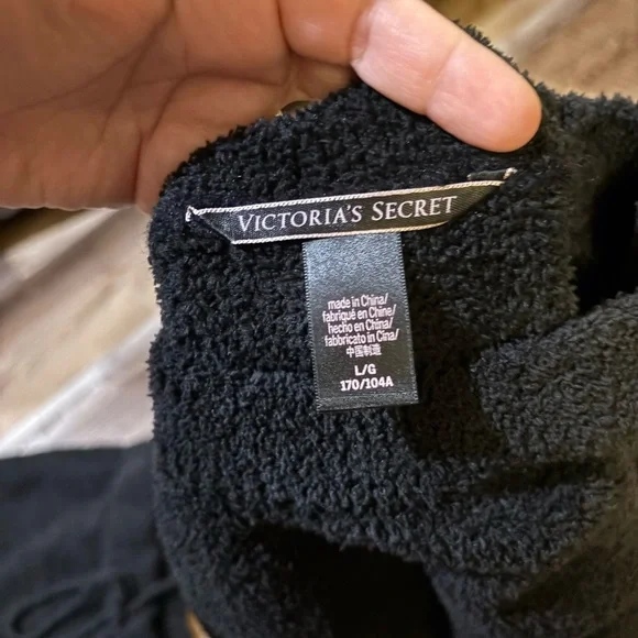 VS Fuzzy Black Set - Picture 2 of 4